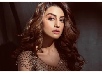जब बोल्ड कपड़े पहनकर अक्षरा सिंह ने लगाई ‘आग’, देखकर फैंस हुए बेताब!