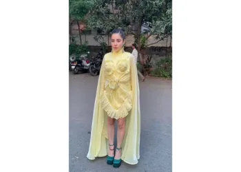 फिर ट्रोल हुई उर्फी जावेद, अतरंगी ड्रेस की वजह से फैंस ने बुलाया ‘पत्तागोभी’