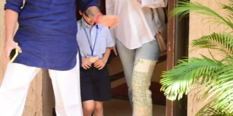 यूनिफार्म में स्पॉट हुए तैमूर, सैफ और करीना के साथ पहुंचे स्कूल, वीडियो वायरल